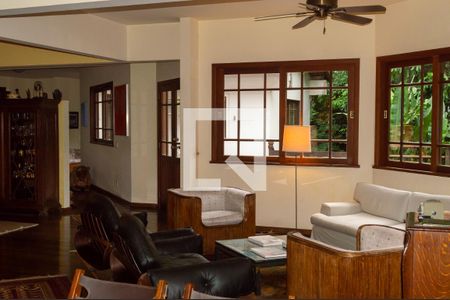 Casa de condomínio à venda com 500m², 5 quartos e 3 vagasSala