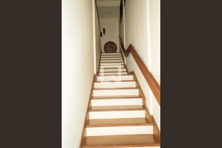 Casa de condomínio à venda com 500m², 5 quartos e 3 vagasEscadas