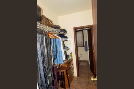 Casa de condomínio à venda com 500m², 5 quartos e 3 vagasCloset da Quarto 2 - Suíte