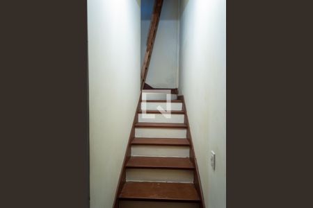 Casa de condomínio à venda com 500m², 5 quartos e 3 vagasEscada