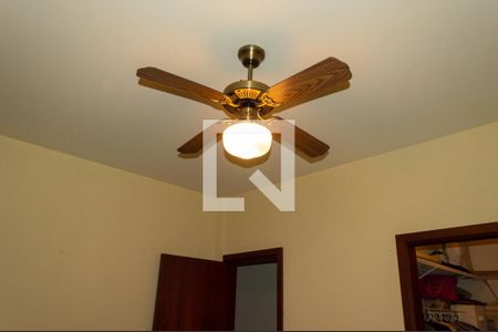 Casa de condomínio à venda com 500m², 5 quartos e 3 vagasQuarto 4 - Suíte detalhe