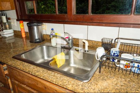 Casa de condomínio à venda com 500m², 5 quartos e 3 vagasDetalhe cozinha