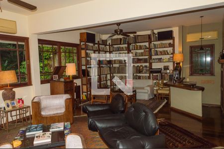 Sala de casa de condomínio à venda com 5 quartos, 500m² em Itanhangá, Rio de Janeiro