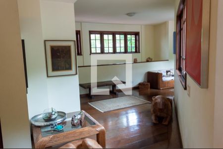 Casa de condomínio à venda com 500m², 5 quartos e 3 vagasSala