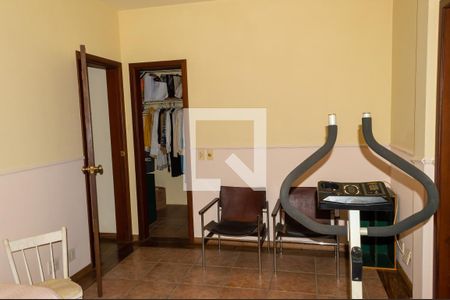 Casa de condomínio à venda com 500m², 5 quartos e 3 vagasQuarto 3 - Suíte