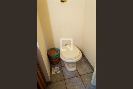 Casa de condomínio à venda com 500m², 5 quartos e 3 vagasLavabo detalhe