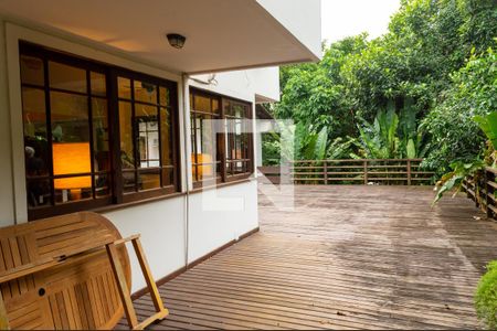 Casa de condomínio à venda com 500m², 5 quartos e 3 vagasvaranda