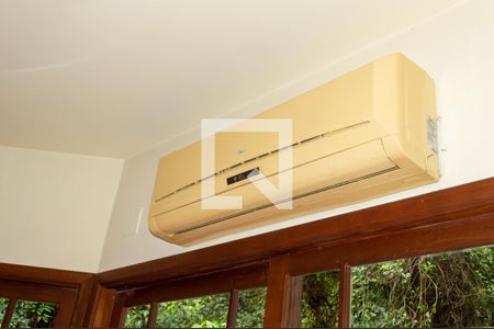 Casa de condomínio à venda com 500m², 5 quartos e 3 vagasDetalhe Sala