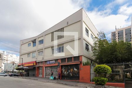 Apartamento para alugar com 110m², 3 quartos e sem vaga Apartamento para alugar com 110m², 3 quartos e sem vagaFachada