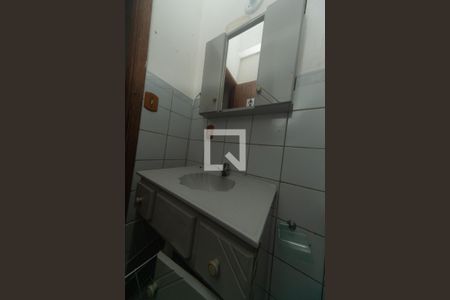 Banheiro de casa de condomínio para alugar com 1 quarto, 50m² em Centro, Viamão