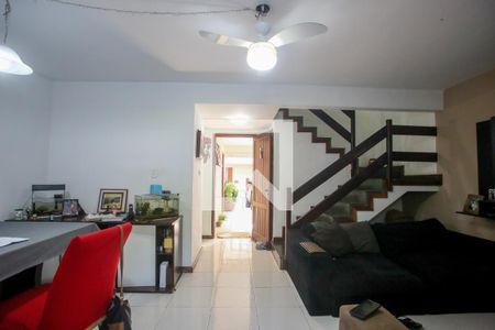 Sala de casa de condomínio para alugar com 3 quartos, 118m² em Taquara, Rio de Janeiro