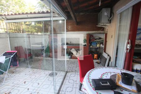 Casa de condomínio para alugar com 118m², 3 quartos e 1 vaga Casa de condomínio para alugar com 118m², 3 quartos e 1 vagaÁrea Gourmet