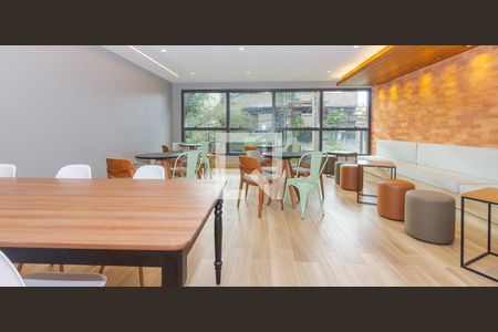 Apartamento à venda com 73m², 2 quartos e 2 vagas Apartamento à venda com 73m², 2 quartos e 2 vagasÁrea comum - Salão de festas