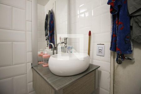 Apartamento à venda com 70m², 3 quartos e 1 vaga Apartamento à venda com 70m², 3 quartos e 1 vagaBanheiro