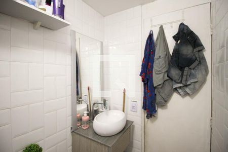 Apartamento à venda com 70m², 3 quartos e 1 vaga Apartamento à venda com 70m², 3 quartos e 1 vagaBanheiro