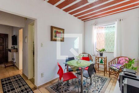 Casa à venda com 4 quartos, 180m² em Conjunto Lagoa, Belo Horizonte