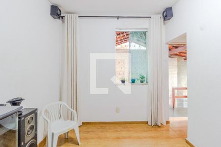 Casa à venda com 4 quartos, 274m² em Conjunto Lagoa, Belo Horizonte