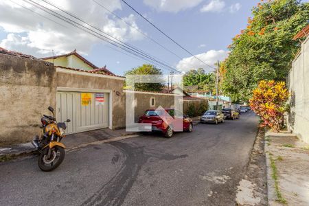 Casa à venda com 274m², 4 quartos e 4 vagas