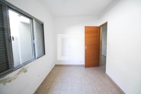 Quarto 1 de casa para alugar com 2 quartos, 80m² em Jardim Líbano, São Paulo