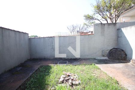 Casa para alugar com 80m², 2 quartos e 1 vagaQuintal