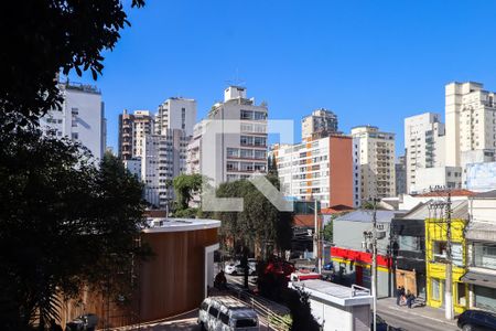 Quarto 1 - Vista de apartamento à venda com 2 quartos, 108m² em Cerqueira César, São Paulo