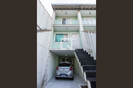 Casa à venda com 200m², 3 quartos e 4 vagas Casa à venda com 200m², 3 quartos e 4 vagasFachada
