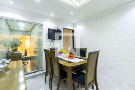 Casa à venda com 200m², 3 quartos e 4 vagas Casa à venda com 200m², 3 quartos e 4 vagasSala de Jantar