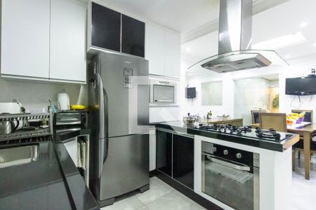 Casa à venda com 200m², 3 quartos e 4 vagas Casa à venda com 200m², 3 quartos e 4 vagasCozinha