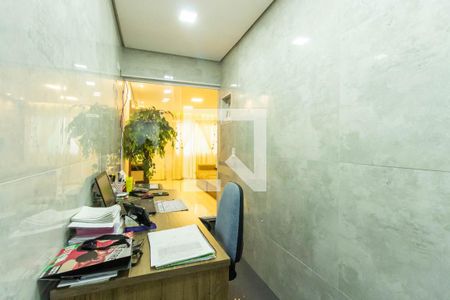 Casa à venda com 200m², 3 quartos e 4 vagas Casa à venda com 200m², 3 quartos e 4 vagasEscritório