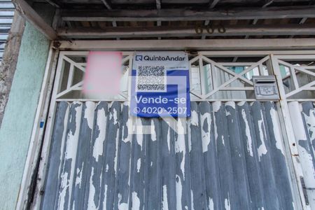 Casa à venda com 200m², 3 quartos e 4 vagas Casa à venda com 200m², 3 quartos e 4 vagasFachada