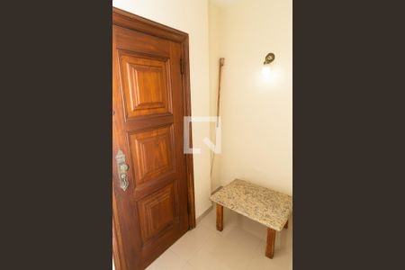 Casa para alugar com 450m², 6 quartos e 2 vagas Casa para alugar com 450m², 6 quartos e 2 vagasEntrada