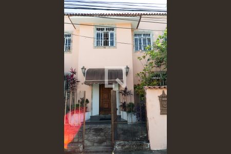 Casa para alugar com 450m², 6 quartos e 2 vagas Casa para alugar com 450m², 6 quartos e 2 vagasFacha