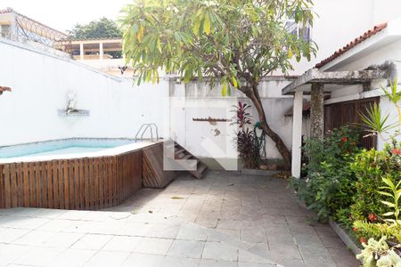 Casa para alugar com 450m², 6 quartos e 2 vagas Casa para alugar com 450m², 6 quartos e 2 vagasQuintal