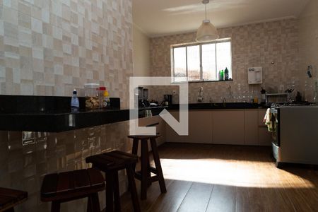 Casa para alugar com 450m², 6 quartos e 2 vagas Casa para alugar com 450m², 6 quartos e 2 vagasCozinha