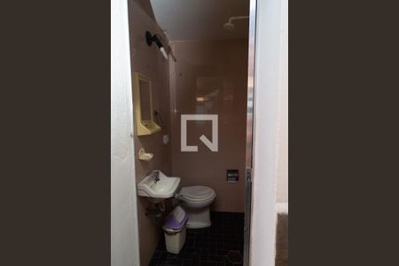 Casa para alugar com 450m², 6 quartos e 2 vagas Casa para alugar com 450m², 6 quartos e 2 vagasBanheiro externo