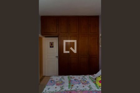 Casa para alugar com 450m², 6 quartos e 2 vagas Casa para alugar com 450m², 6 quartos e 2 vagasQuarto 1 - Armários