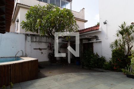 Casa para alugar com 450m², 6 quartos e 2 vagas Casa para alugar com 450m², 6 quartos e 2 vagasQuintal