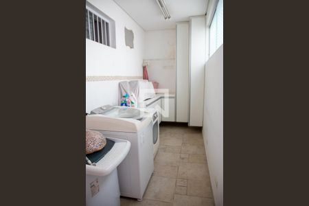 Casa à venda com 360m², 4 quartos e 6 vagasÁrea de Serviço