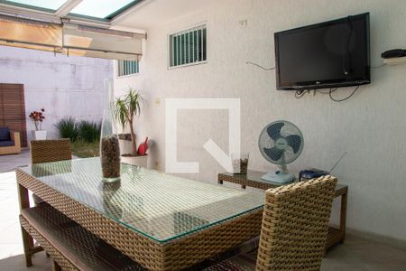 Casa à venda com 360m², 4 quartos e 6 vagasChurrasqueira