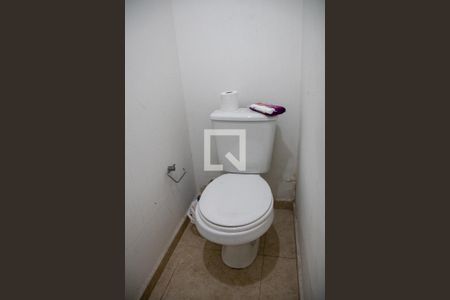 Casa à venda com 360m², 4 quartos e 6 vagasBanheiro de Serviço