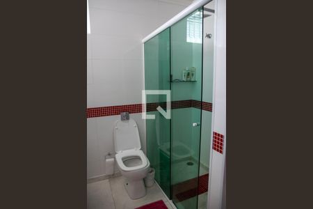 Casa à venda com 360m², 4 quartos e 6 vagasBanheiro do Quarto 2