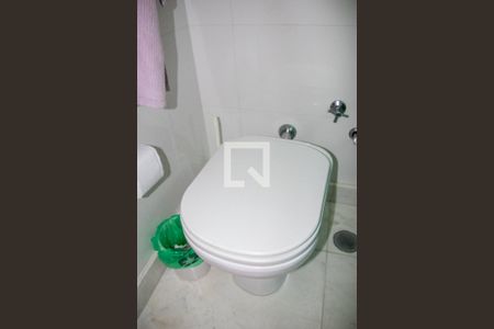 Casa à venda com 360m², 4 quartos e 6 vagasBanheiro do Quarto 3