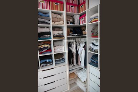 Casa à venda com 360m², 4 quartos e 6 vagasCloset do quarto 2