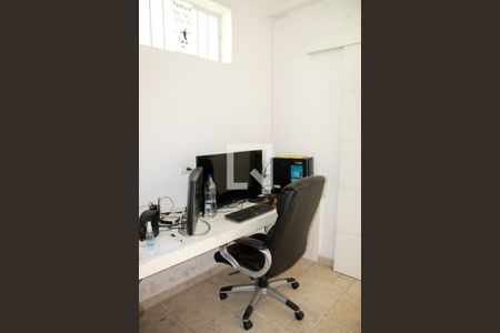 Casa à venda com 360m², 4 quartos e 6 vagasQuarto de Serviço