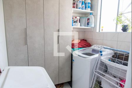 Apartamento à venda com 64m², 2 quartos e 1 vaga Apartamento à venda com 64m², 2 quartos e 1 vagaÁrea de serviço