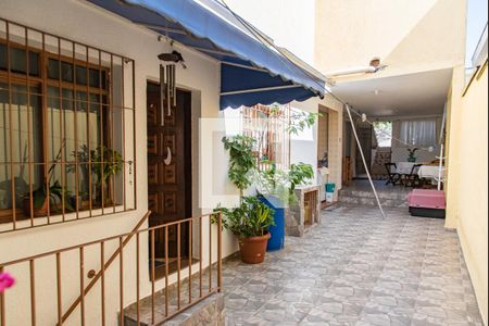 Casa à venda com 400m², 3 quartos e 5 vagas Casa à venda com 400m², 3 quartos e 5 vagasQuintal