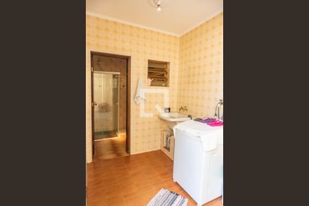 Casa à venda com 400m², 3 quartos e 5 vagas Casa à venda com 400m², 3 quartos e 5 vagasÁrea de serviço