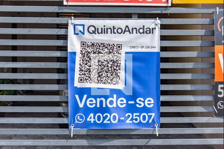 Casa à venda com 400m², 3 quartos e 5 vagas Casa à venda com 400m², 3 quartos e 5 vagasFachada