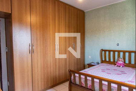 Quarto 2 de casa à venda com 3 quartos, 400m² em Vila Moraes, São Paulo