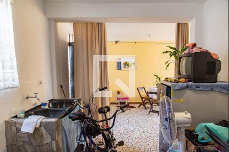 Casa à venda com 400m², 3 quartos e 5 vagas Casa à venda com 400m², 3 quartos e 5 vagasOficina